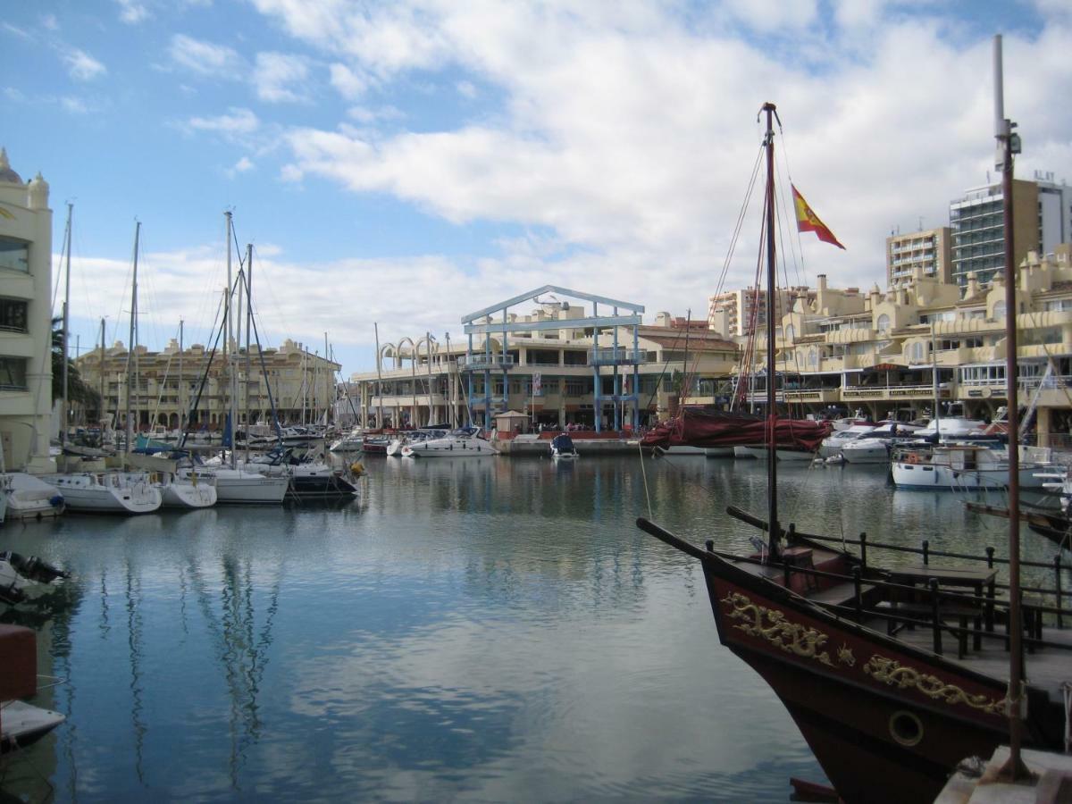 Apartamento En Puerto Marina 베날마데나코스타 외부 사진
